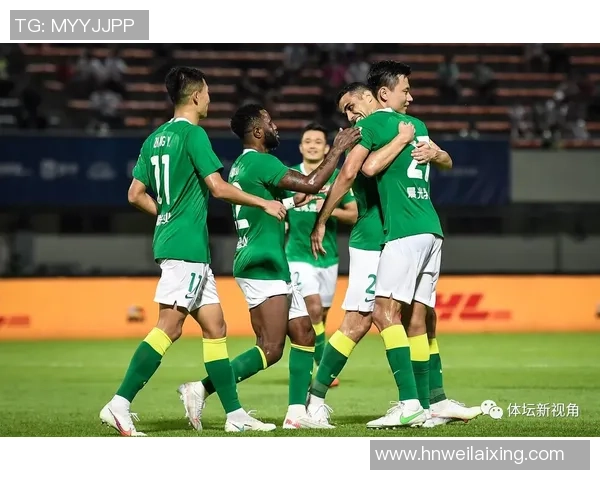 杭州足球队强势领跑大师赛积分榜累计100分展现冠军实力 杭州足球队强势领跑大师赛积分榜累计100分展现冠军实力