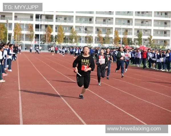 足球明星激情时刻握拳举手视频展现他们的奋斗精神与团队合作魅力 足球明星激情时刻握拳举手视频展现他们的奋斗精神与团队合作魅力