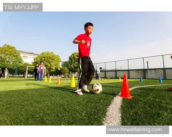 足球明星的课堂魅力与青少年成长的启示