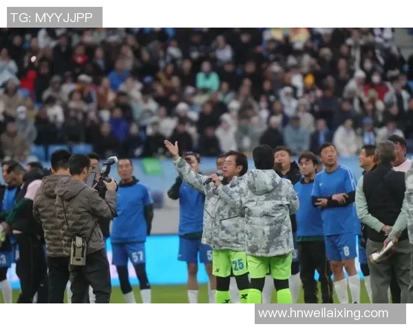 香港足球明星队在孝感激情对决展现足球魅力与团队精神 香港足球明星队在孝感激情对决展现足球魅力与团队精神